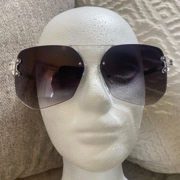 Trendy boutique Accessories - Charcoal ombré Aviator style sunglasses, mutiple colors available. SO CUTE!